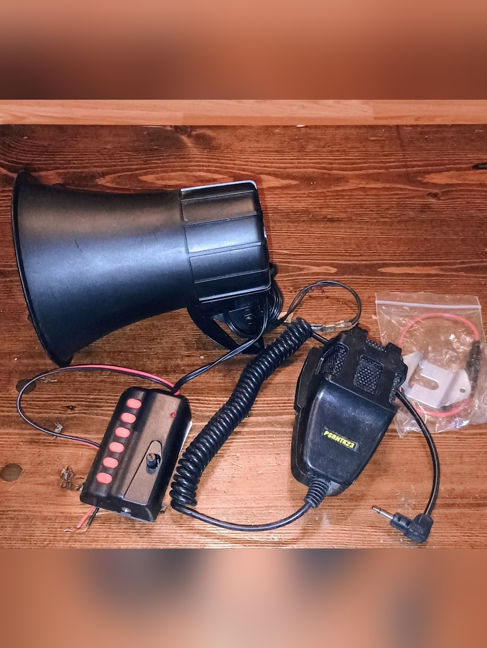 Pyle 6-Tone Car Siren & PA System 12v 30w Horn With Microphone